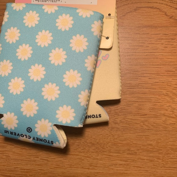 Stoney Clover Lane drink coozy 2pk - Picture 2 of 3